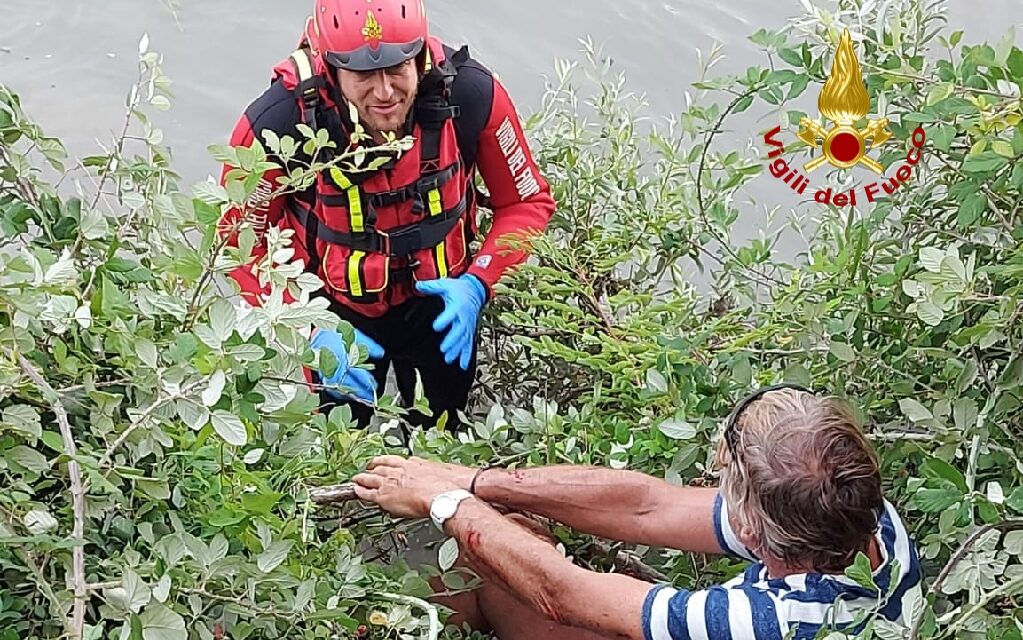 Ciclista tedesco cade nell’argine a Pescantina, recuperato dai Vigili del Fuoco