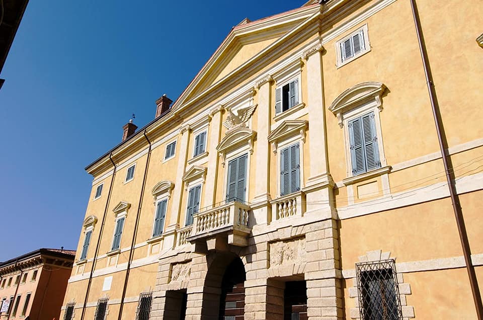 Valeggio. Affreschi settecenteschi emergono durante il restauro di Palazzo Guarienti.