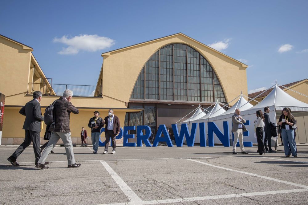 OperaWine, domani il 55.mo Vinitaly debutta con la degustazione dei 130 migliori vini d’Italia