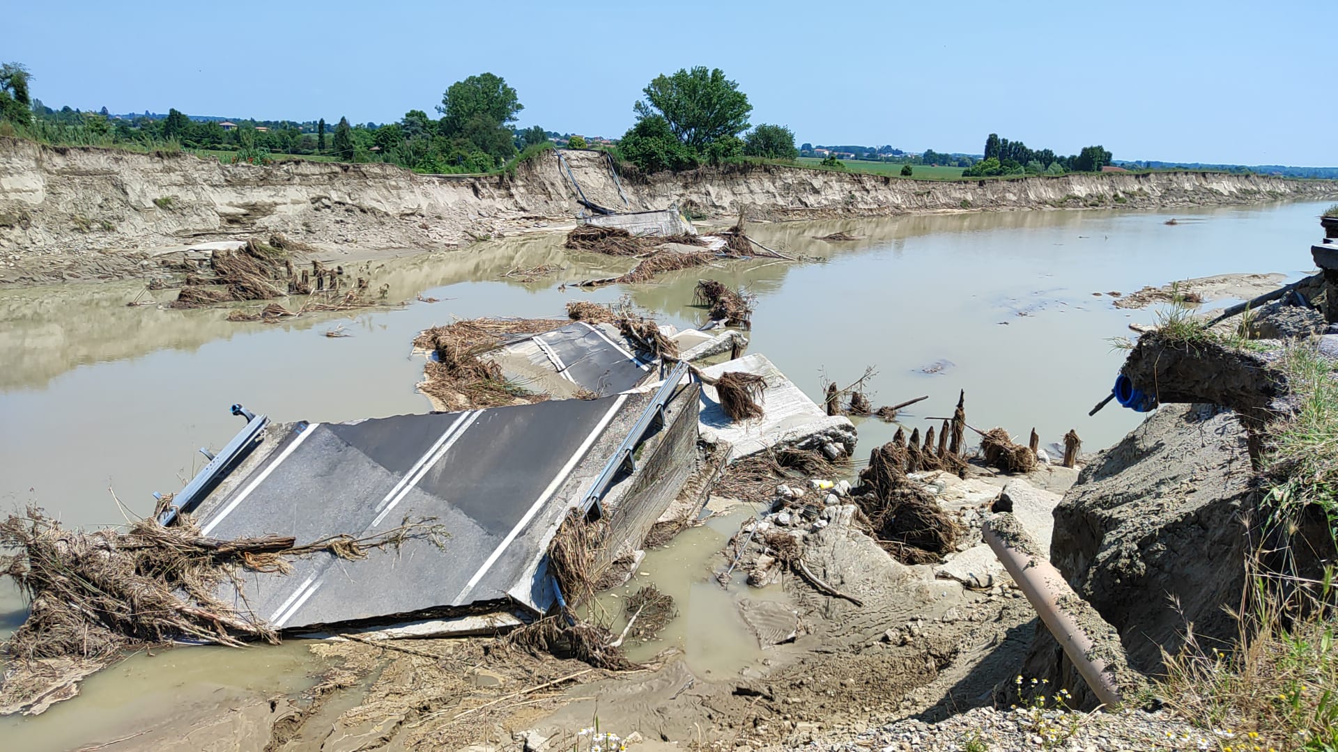 Due alluvioni a settimana, l’Italia annega per colpa di cinquant’anni di mancate manutenzioni
