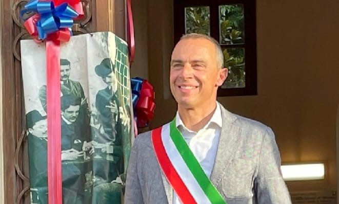 Crisi a Valeggio, il sindaco Gardoni attacca: “Dimissioni a orologeria per bramosie personali”
