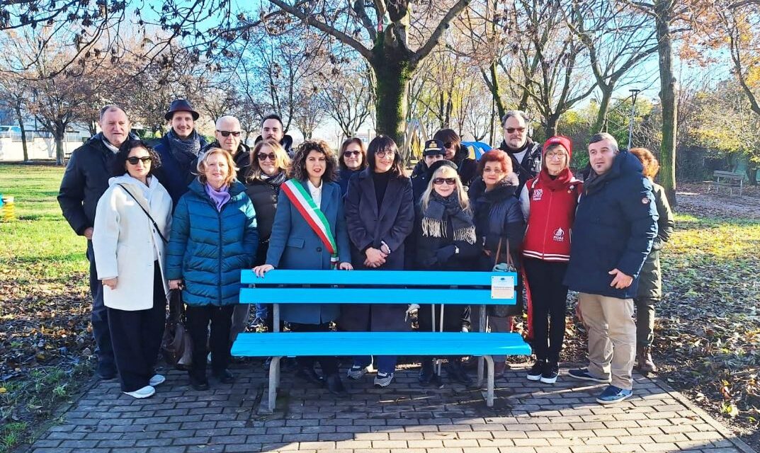 Inaugurata a Povegliano la panchina azzurra per la Sindrome di Sjögren. Tedeschi: “Povegliano conferma il suo impegno per la salute delle donne e le pari opportunità”