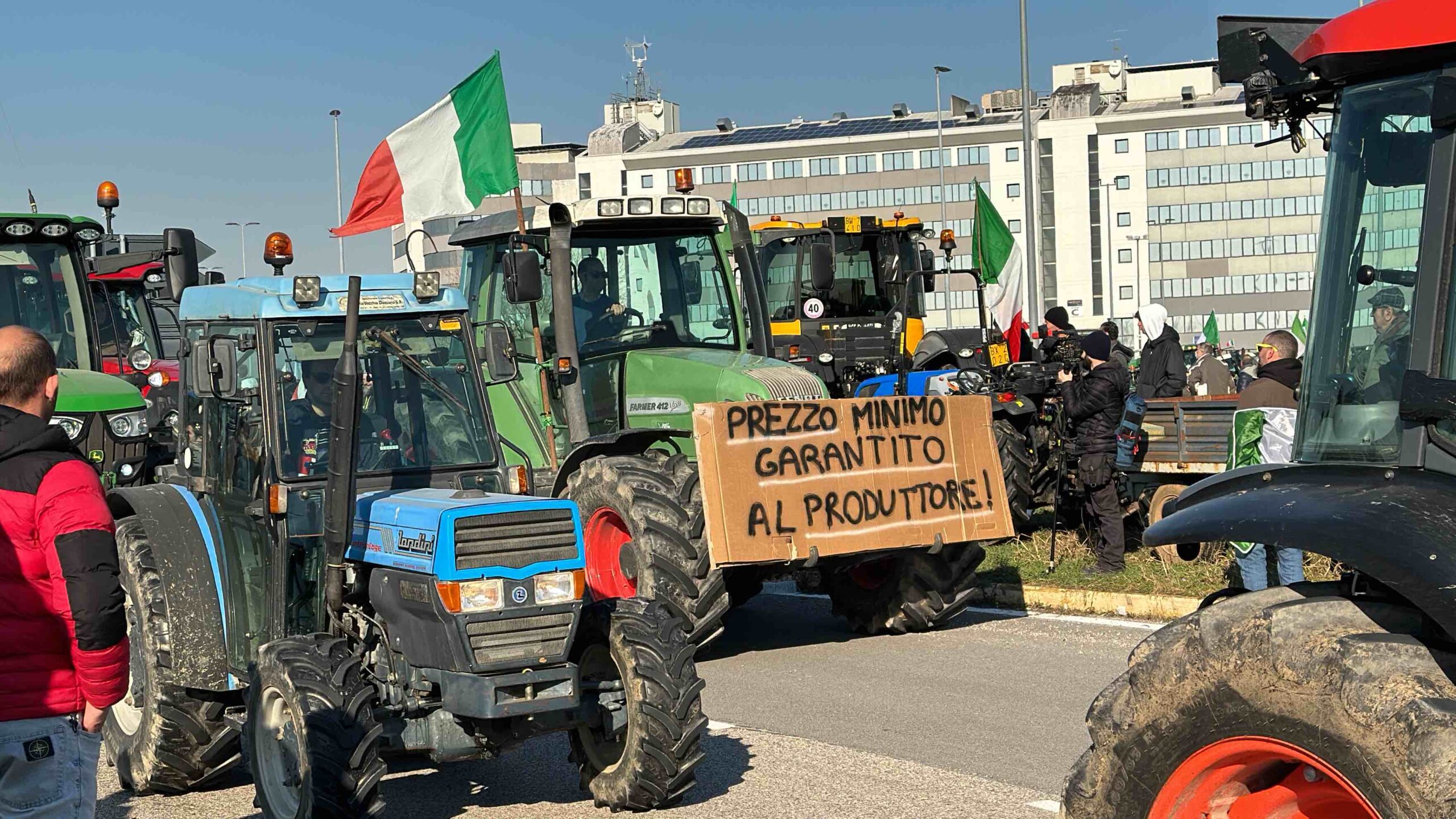 Sale la protesta contadina. Ieri a Bologna. Oggi a Verona