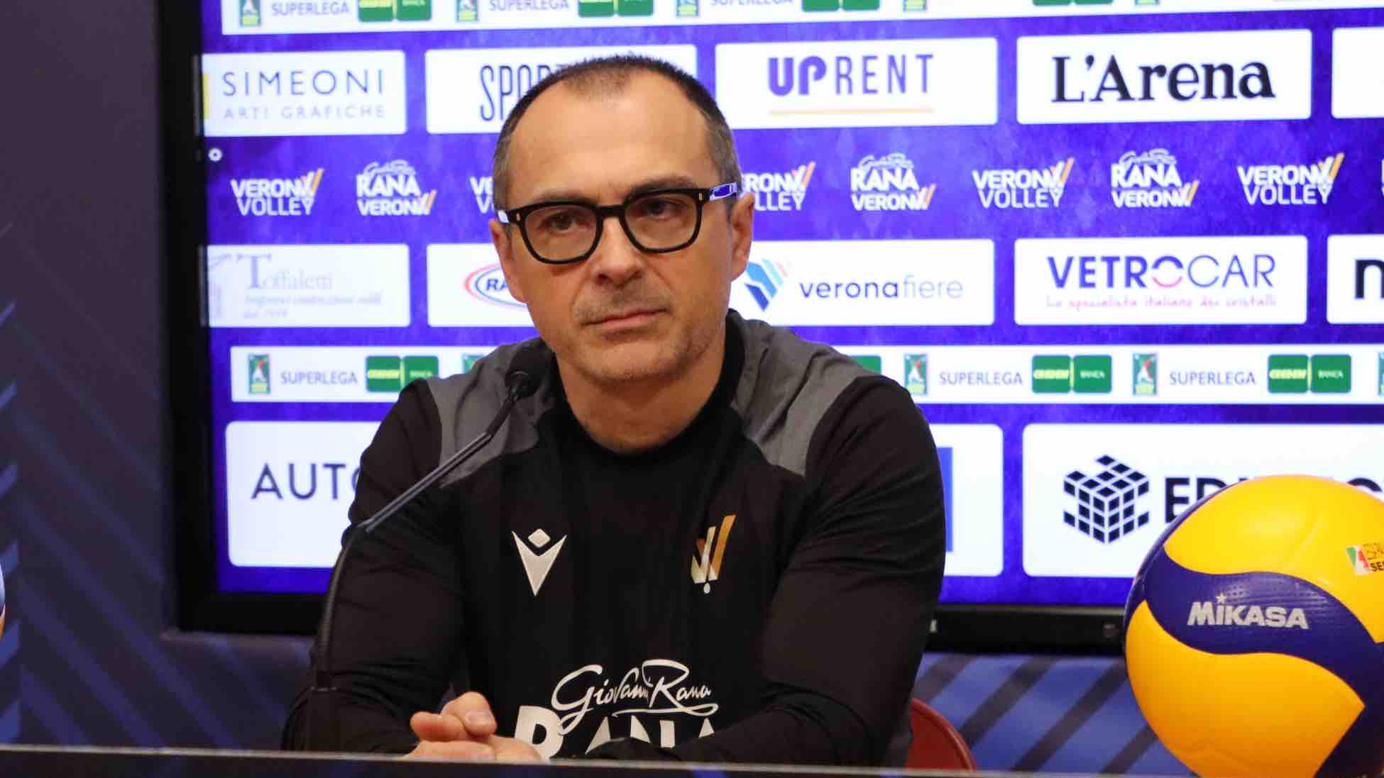 Rana Verona, coach Simoni: “A Trento non partiamo sconfitti. Saremo combattivi”