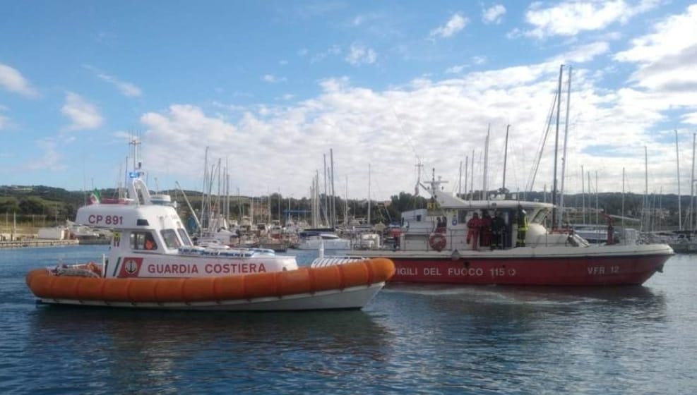 Barca rischia di affondare davanti a Lazise, la Guardia costiera salva due diportisti stranieri alla deriva